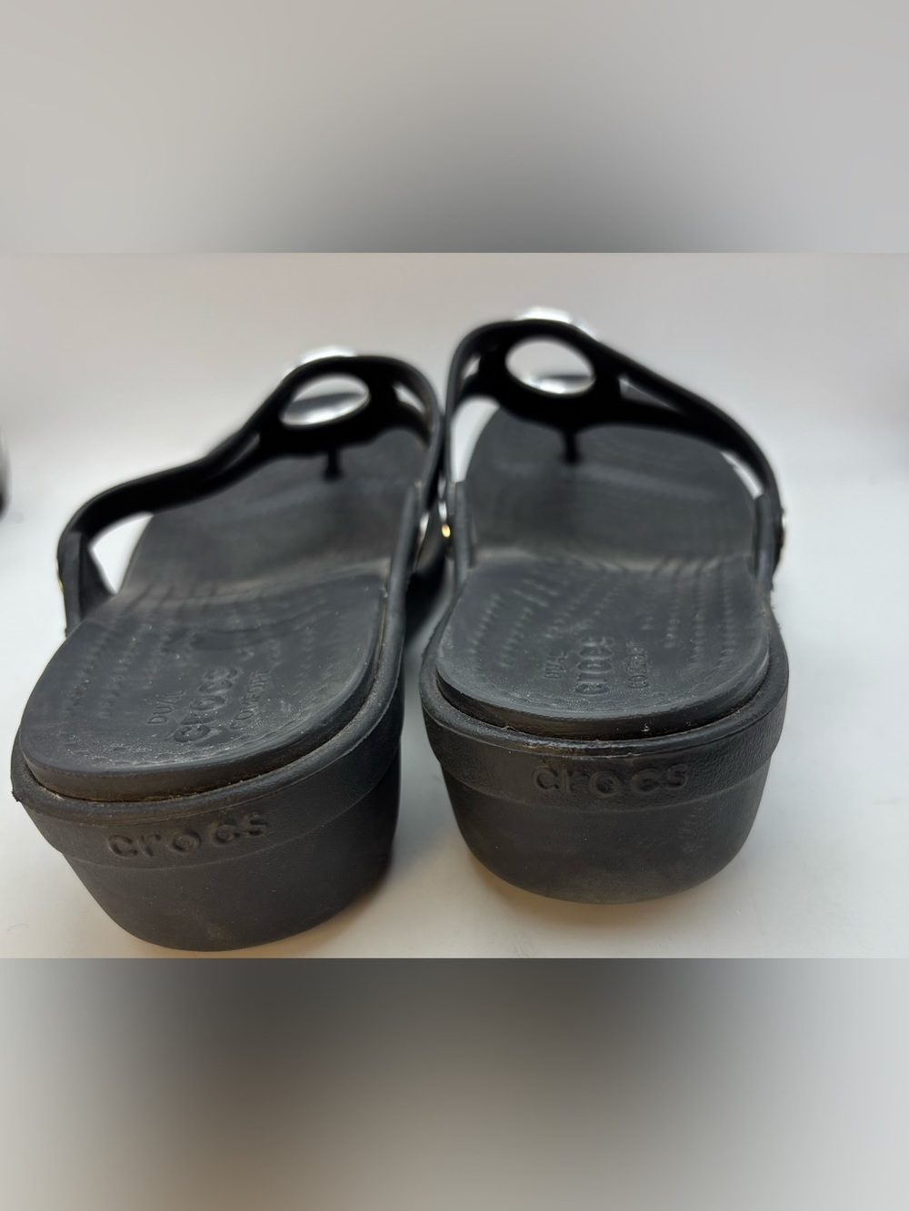 Crocs Black Platform Flip Flops W8 Dual Comfort Thong Sandals Casual Chic - Picture 7 of 8